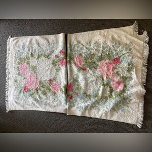Vintage Fieldcrest Bath Towel Cloth Set Flower rose pink  Fringe set of 2